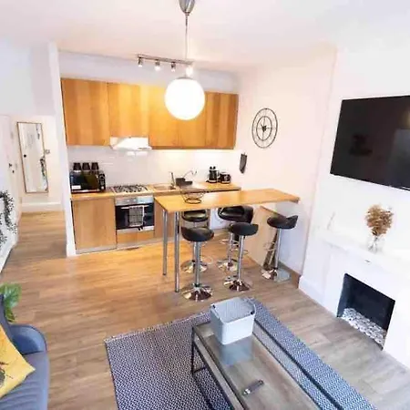 Lovely 2 Bedroom Apartment In Chelsea Sw3